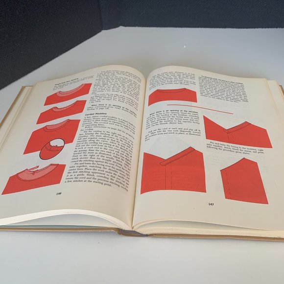 SINGER SEWING BOOK GLADYS CUNNINGHAM HC 1969 FIRST EDITION 5th printing - Picture 3 of 11